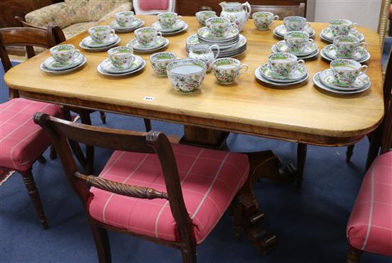 A William IV mahogany breakfast table, W.131cm